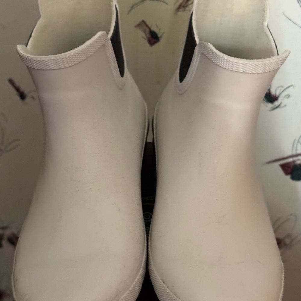 White Minimalist Winter Rain Boots